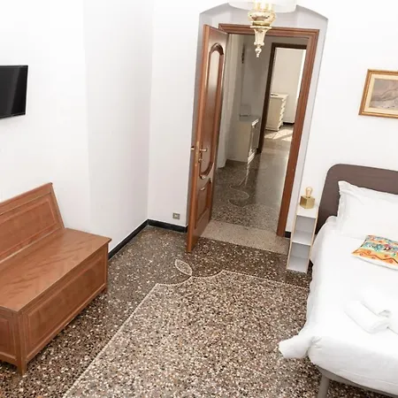 Living Sestri Airport Apartamento Génova Exterior foto